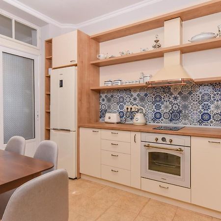 Spacious Vintage 2Br, 2Bath Apartment Софія Екстер'єр фото