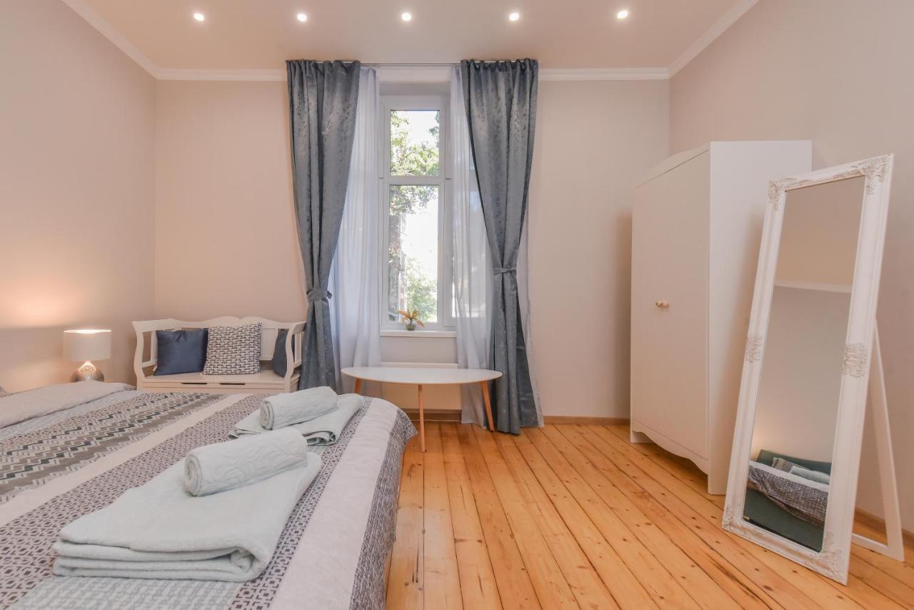 Spacious Vintage 2Br, 2Bath Apartment By Flat Mаnager Софія Екстер'єр фото