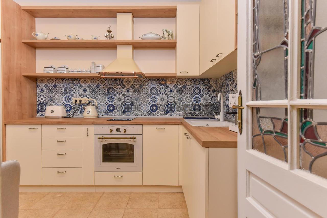 Spacious Vintage 2Br, 2Bath Apartment By Flat Mаnager Софія Екстер'єр фото